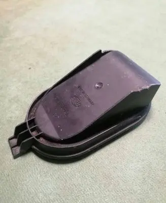 Opel Calibra Headlight/headlamp dust cover 13842700