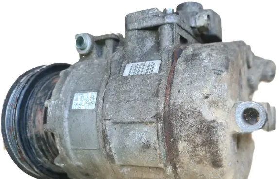 Volkswagen PASSAT B5.5 Air conditioning (A/C) compressor (pump) 8D0260808