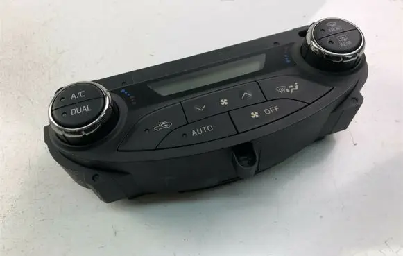 Toyota Yaris Climate control unit 559000D340 K2328