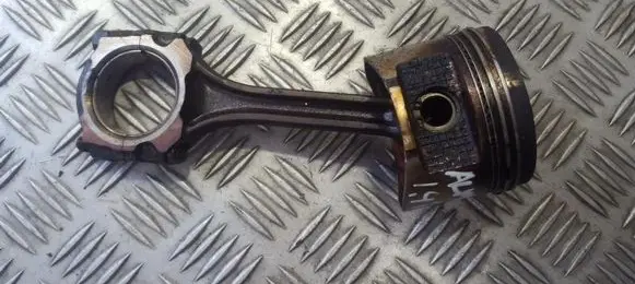 Nissan Almera Piston with connecting rod