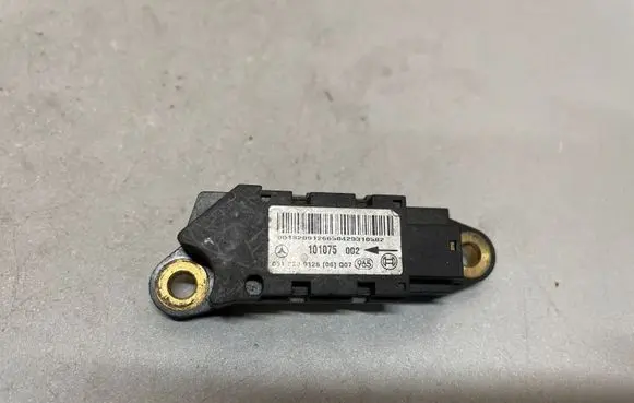Mercedes-Benz C W203 Airbag deployment crash/impact sensor 0018209126