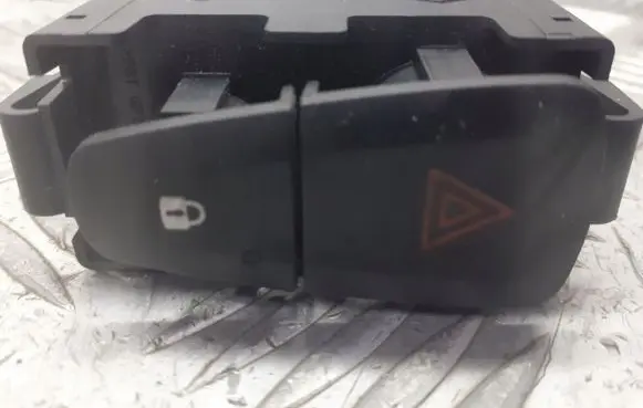 Dacia Sandero II Hazard light switch 252905668RA
