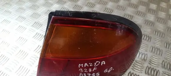 Mazda 323 F Rear/tail lights