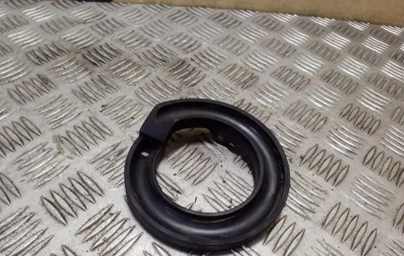 Volkswagen Touareg II Front coil spring rubber mount 7P0411189A