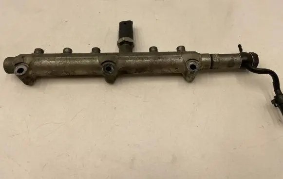 Fuel main line pipe