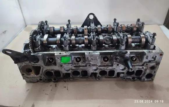Mercedes-Benz Sprinter W906 Engine head 