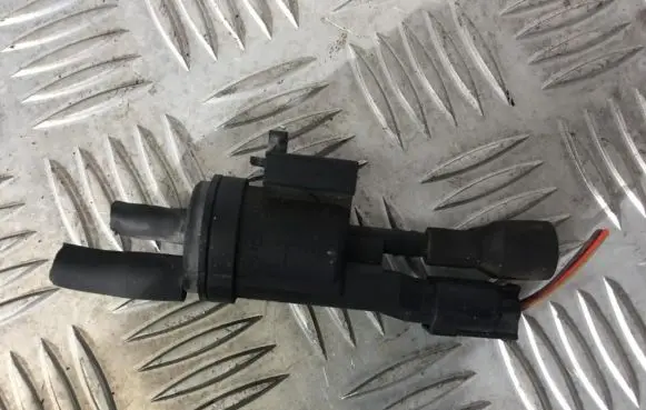 Mercedes-Benz C W203 Turbo solenoid valve 0025401497