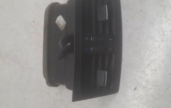 BMW 3 E90 E91 Rear air vent grill 6932023 64226932023 7129556