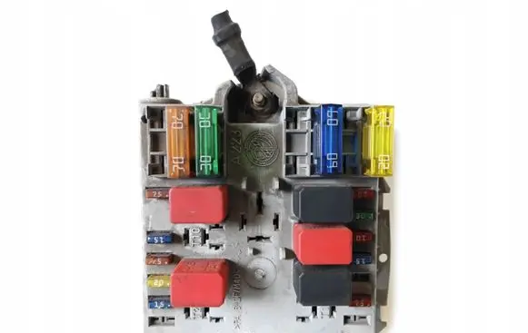 Fiat Punto (188) Fuse box cover 46778438