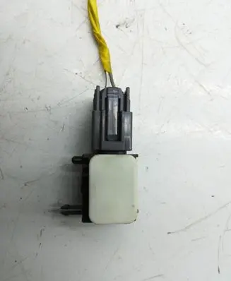 Hyundai Santa Fe Airbag deployment crash/impact sensor 959202B000 SA320080000