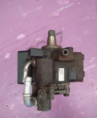 Skoda Fabia Mk2 (5J) Fuel injection high pressure pump 03L130755AL