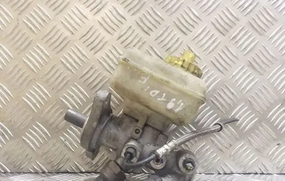 Volkswagen Golf IV Master brake cylinder 1J1611349