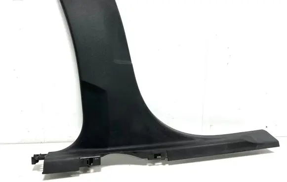 (B) pillar trim (bottom)