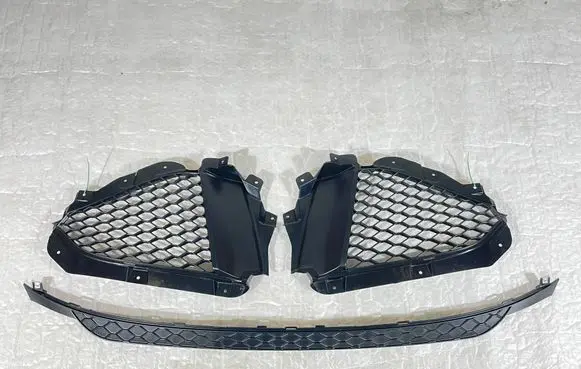 Maserati GranTurismo II Front bumper lower grill 670224993 6702249930 10157273