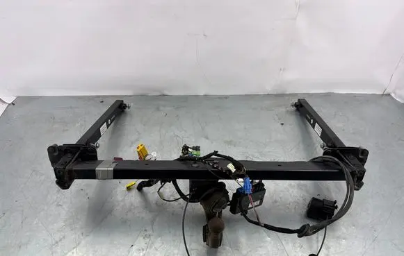 Mercedes-Benz E W212 Tow bar set A2126101325