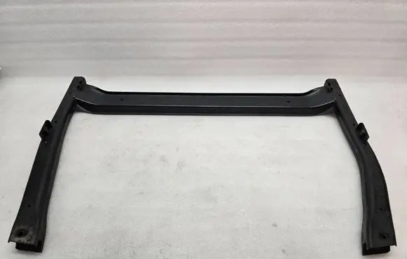 Volvo XC40 Radiator mount bracket 32221552