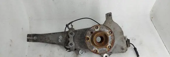 Front wheel hub spindle knuckle