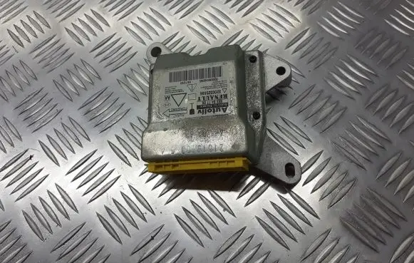 Renault Laguna II Airbag control unit/module 8200325696