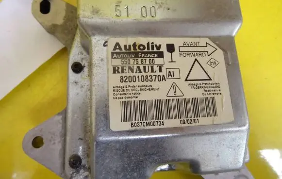 Renault Laguna II Airbag control unit/module 8200108370A 550758700