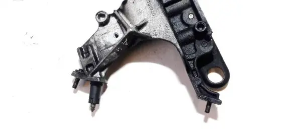Citroen Xsara Picasso Engine mounting bracket 9635969880