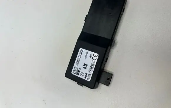 Opel Insignia A Door central lock control unit/module 13503204 F00HJ00491