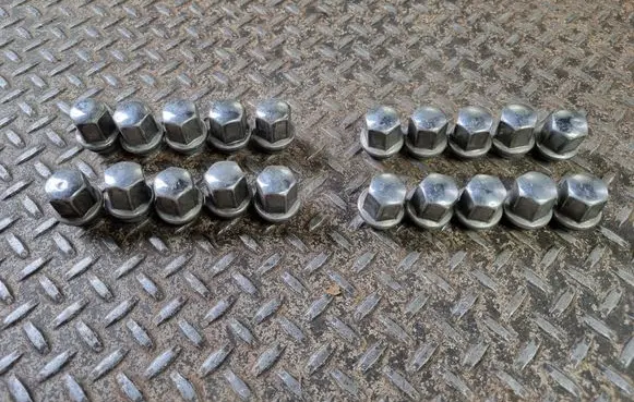 Dodge Durango III Nuts/bolts 