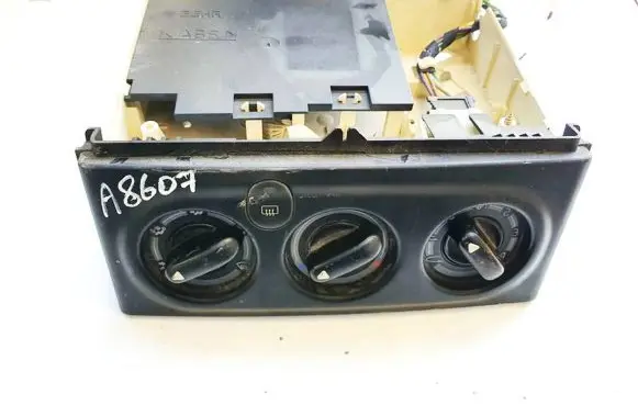 Renault Laguna I Climate control unit 9041703027