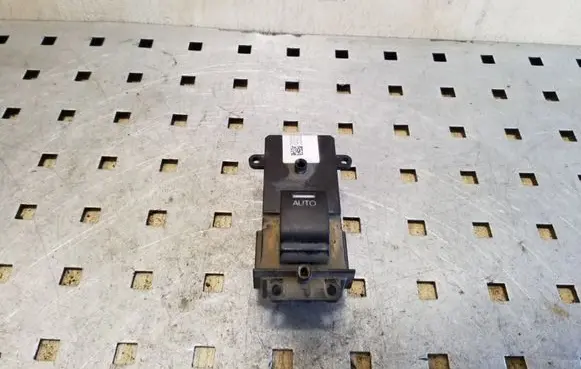 Honda CR-V Electric window control switch 35760SWAG010M2
