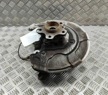 BMW 5 G30 G31 Rear wheel hub 6866337