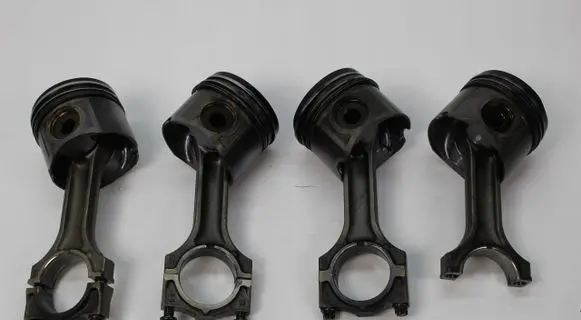 BMW 1 E81 E87 Piston 