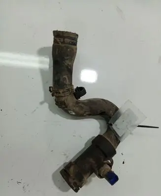 Audi A6 S6 C5 4B Engine coolant pipe/hose 