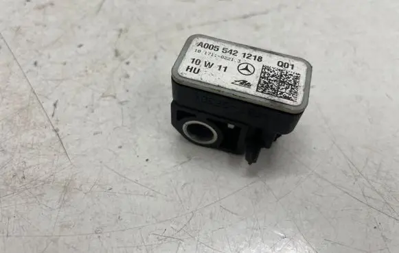 Mercedes-Benz E W212 Airbag deployment crash/impact sensor A0055421218
