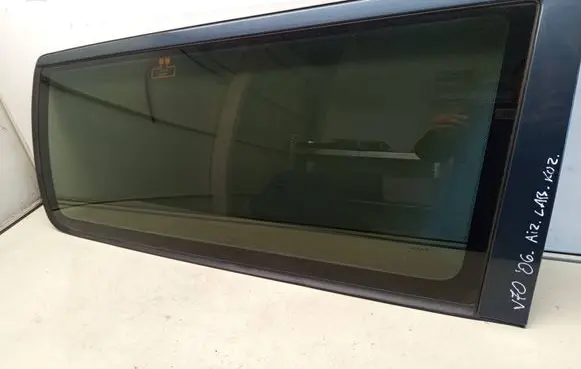 Volvo V70 Rear side window 30674477