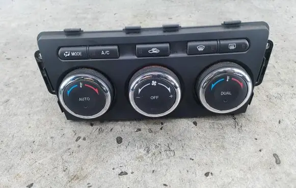 Mazda 6 Climate control/heater control trim 