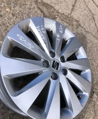 Seat Arona R16 alloy rim 