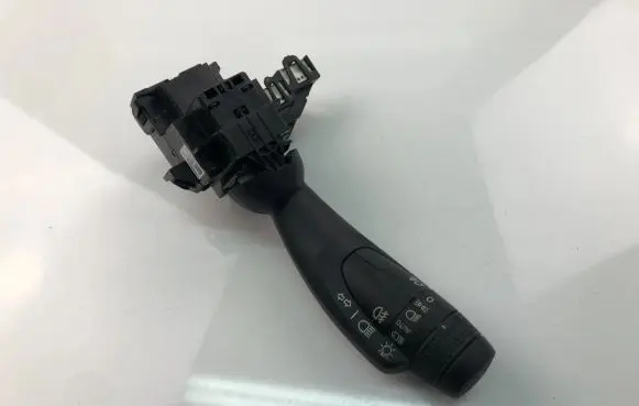 Volvo XC40 Indicator stalk 31481371