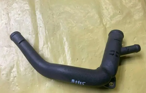 Mercedes-Benz B W245 Engine coolant pipe/hose A2662000052