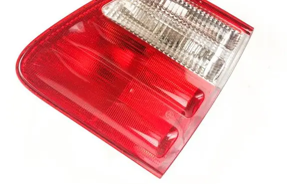 Mercedes-Benz E W210 Tailgate rear/tail lights A2108206064 324628R