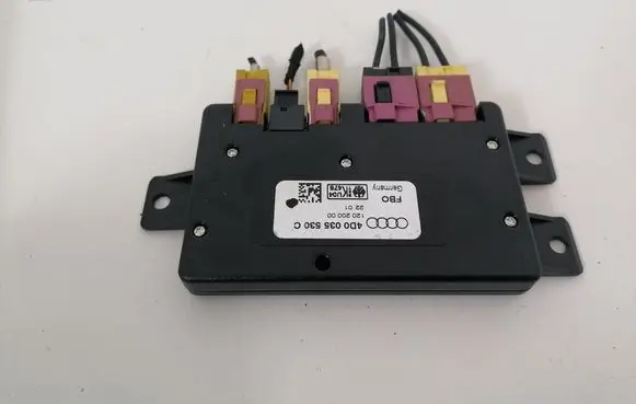 Audi A8 S8 D2 4D Antenna control unit 4D0035530C