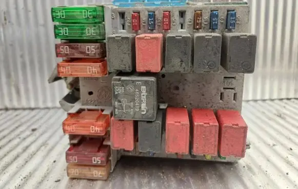 Citroen Jumper Fuse module 1332043080