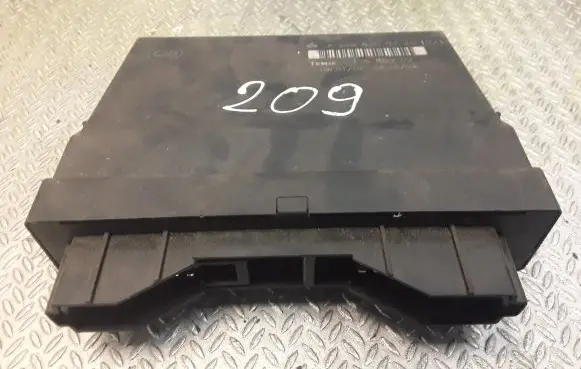 Mercedes-Benz CLK A209 C209 Central body control module 2098200326 A2098200326