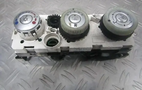 Mitsubishi Colt Climate control unit 69667301 69657032
