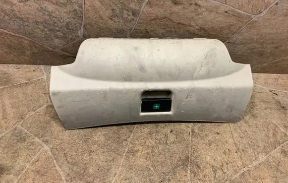 Glove box