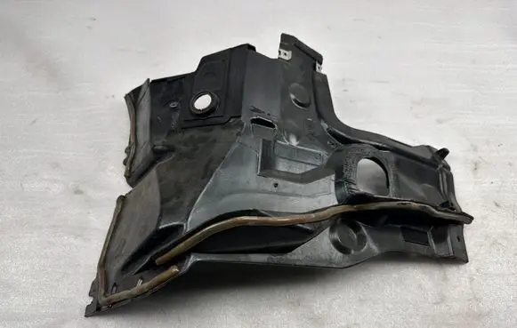 Mercedes-Benz S W222 Other engine bay part A2226202300