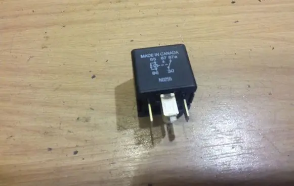 Mitsubishi Pajero Other relay MR301971