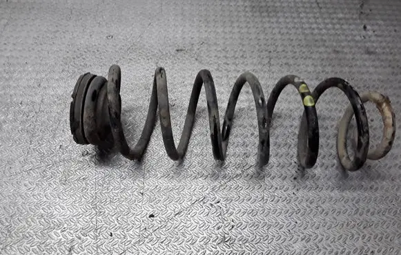 Volkswagen Polo IV 9N3 Rear coil spring