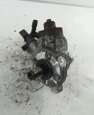 BMW 1 E82 E88 Fuel injection high pressure pump 7797874