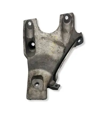 BMW 5 E60 E61 Engine mounting bracket 6770940
