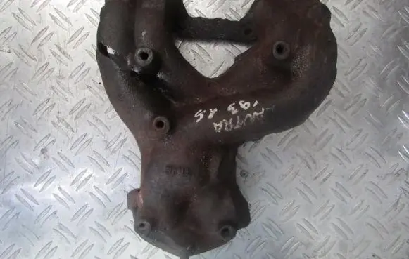Hyundai Lantra I Exhaust manifold