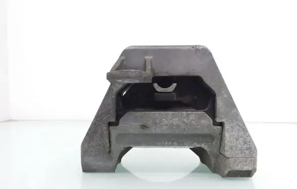 Opel Signum Engine mount bracket 13112022